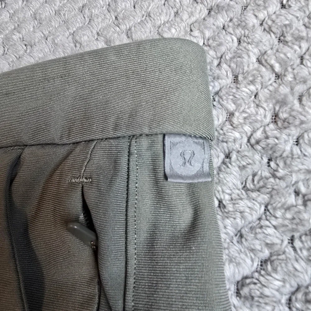 Lululemon Men's Commission Golf Shorts Size 33 Sage Green Technical Activewear